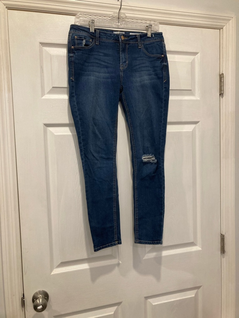 👙Kensie Effortless Ankle  Blue Ripped Skinny Jeans size 6/28 👙